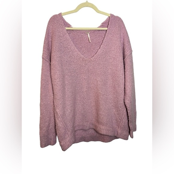 Free People Chunky Oversized Lofty-V Neck Sweater in Lavender Size Medium - Picture 2 of 9